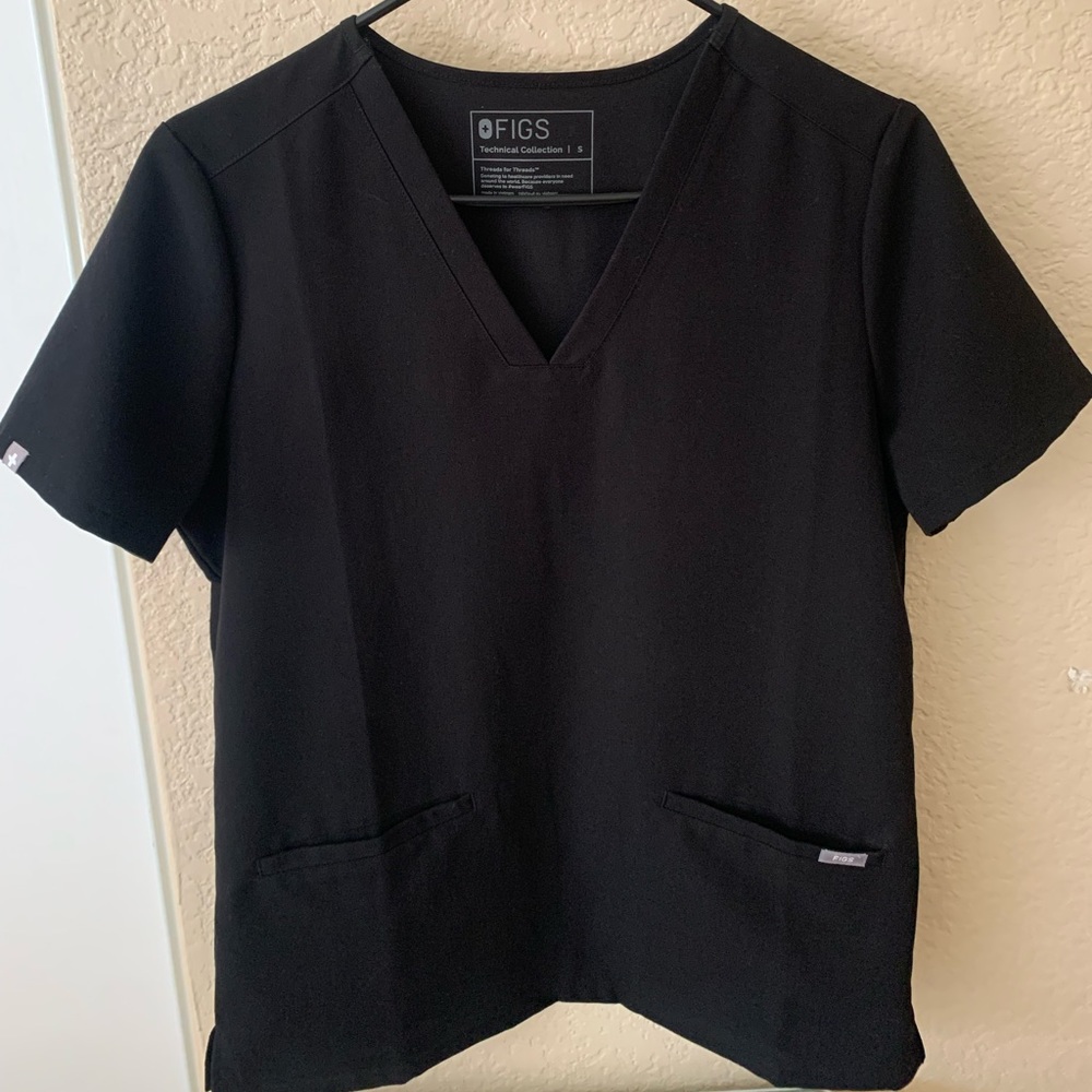 Figs Casma Three-Pocket Scrub Top